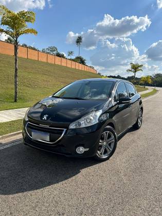 PEUGEOT 208 1.6 GRIFFE 16V FLEX 4P AUTOMÁTICO PEUGEOT 208 1.6 GRIFFE 16V FLEX 4P AUTOMÁTICO